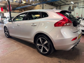 Used Volvo V40 2018 for sale - 79508597: Photo