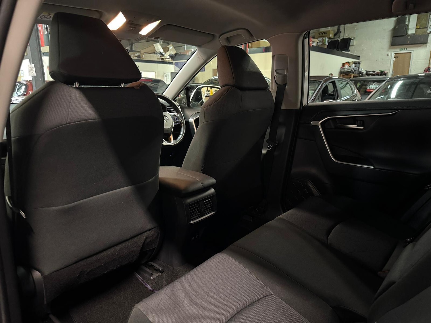 Used Toyota RAV4 2020 for sale - 77613071: Photo 30