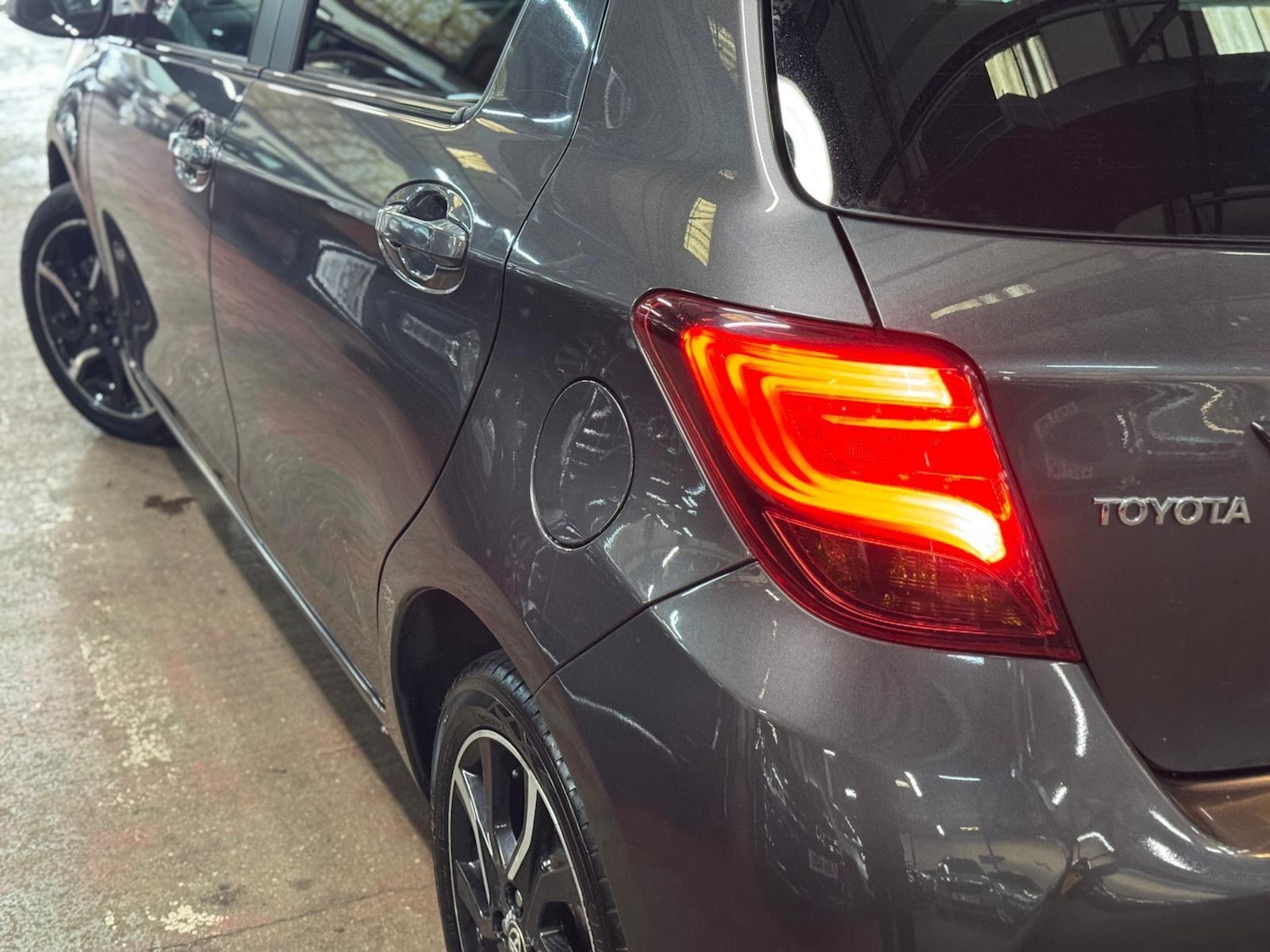 Used Toyota Yaris 2015 for sale - 76619612: Photo 10