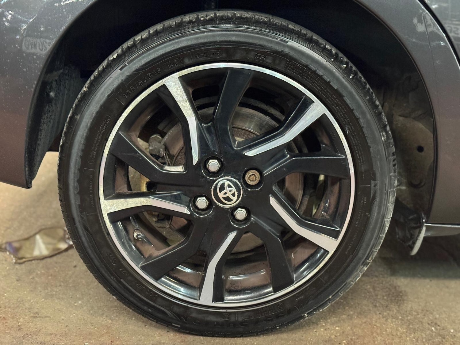 Used Toyota Yaris 2015 for sale - 76619612: Photo 11