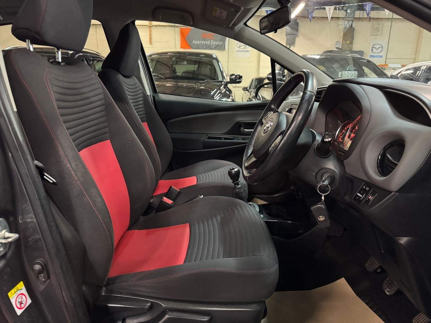 Used Toyota Yaris 2015 for sale - 76619612: Photo 13