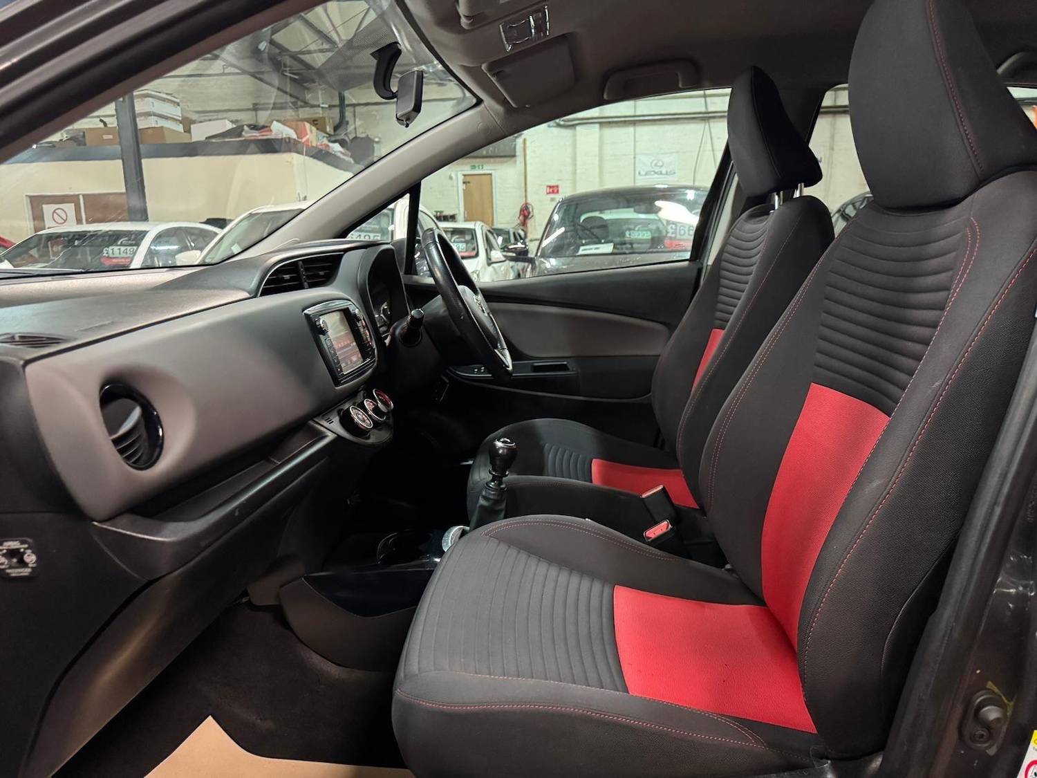 Used Toyota Yaris 2015 for sale - 76619612: Photo 16