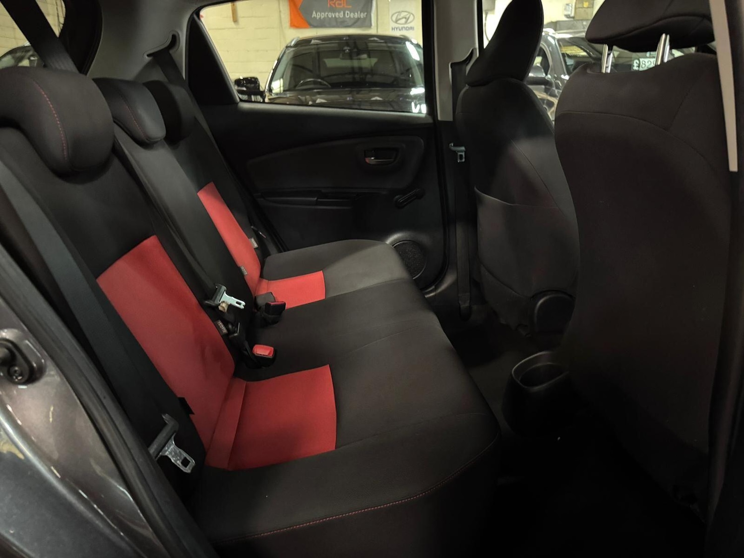 Used Toyota Yaris 2015 for sale - 76619612: Photo 18