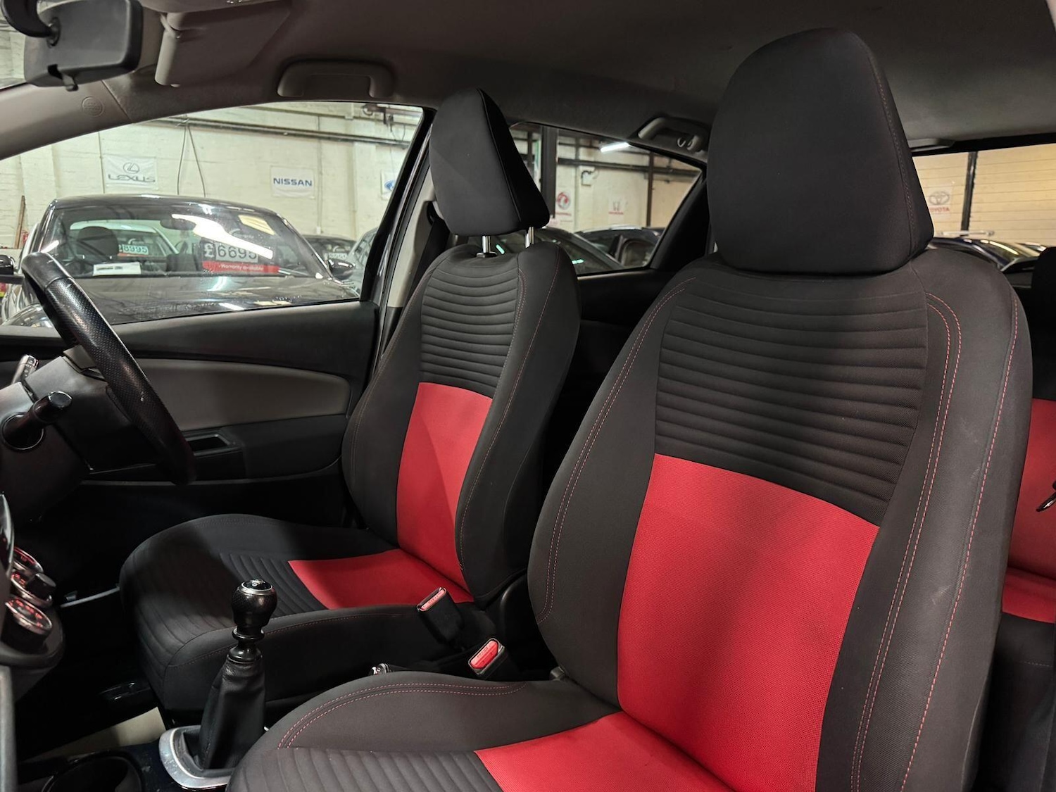 Used Toyota Yaris 2015 for sale - 76619612: Photo 19