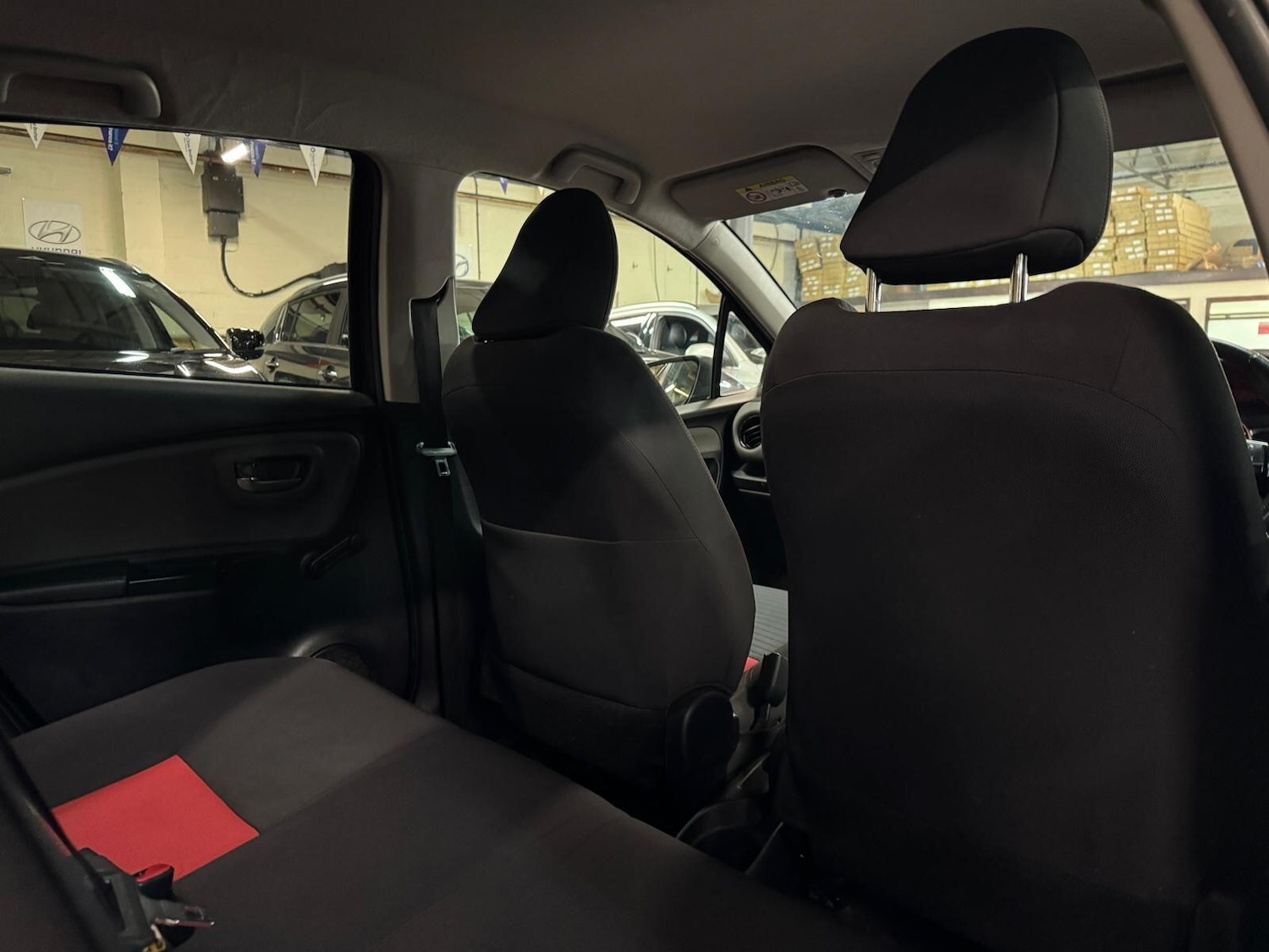 Used Toyota Yaris 2015 for sale - 76619612: Photo 20