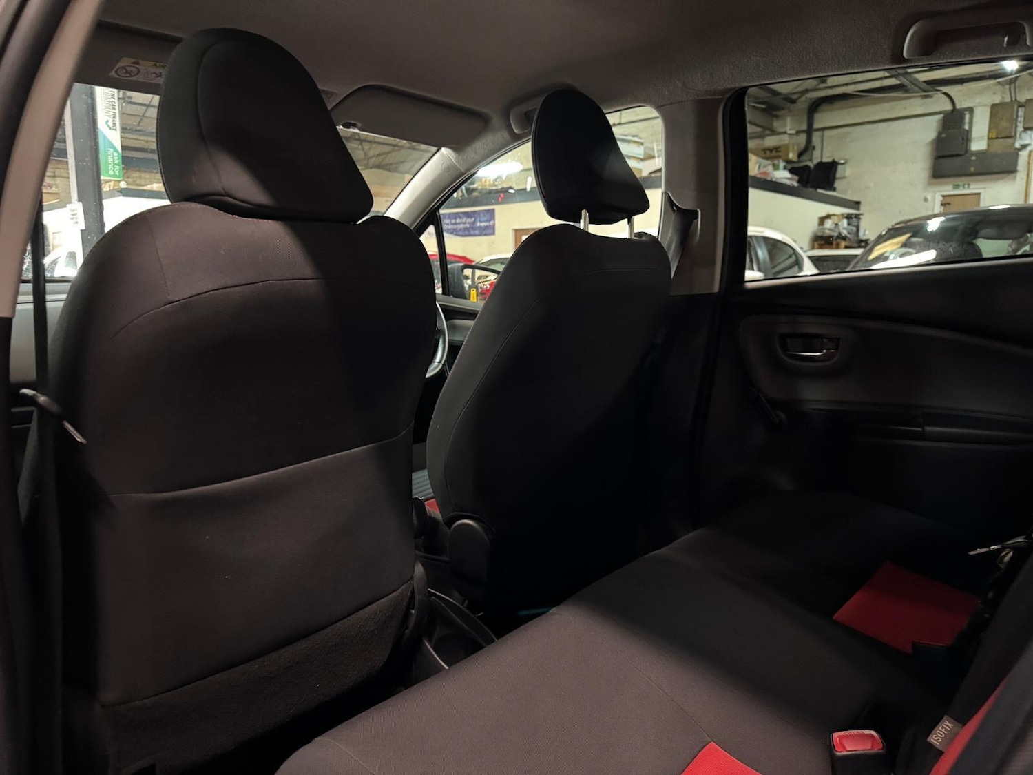 Used Toyota Yaris 2015 for sale - 76619612: Photo 23