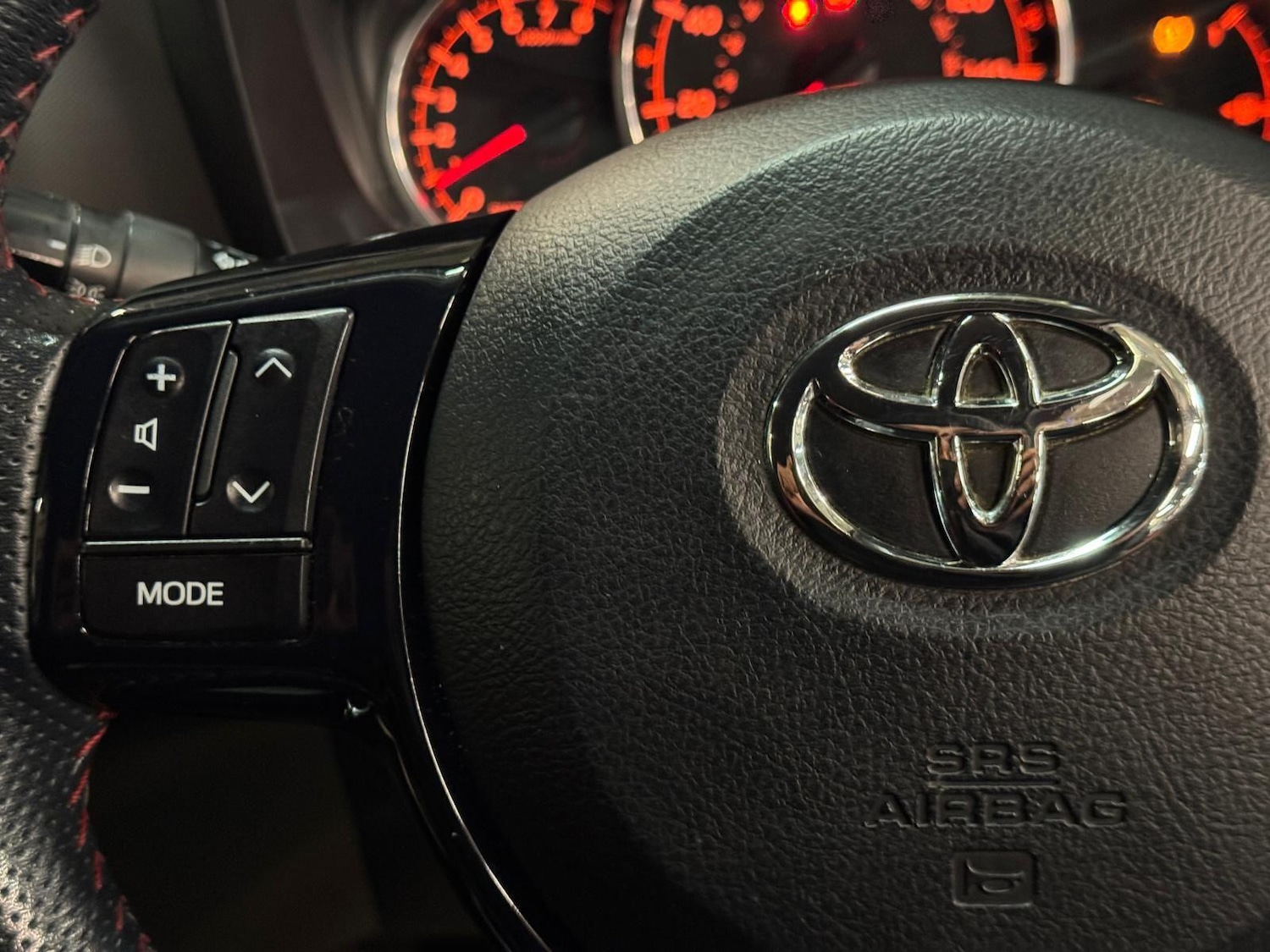 Used Toyota Yaris 2015 for sale - 76619612: Photo 28