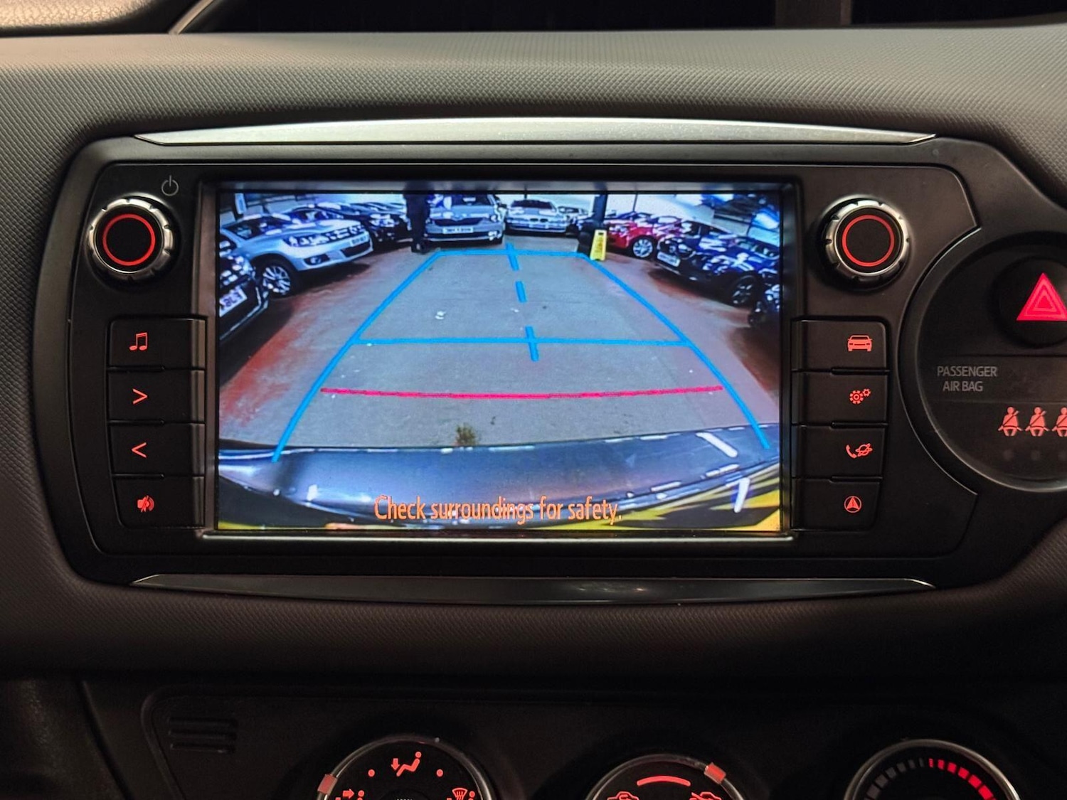 Used Toyota Yaris 2015 for sale - 76619612: Photo 29