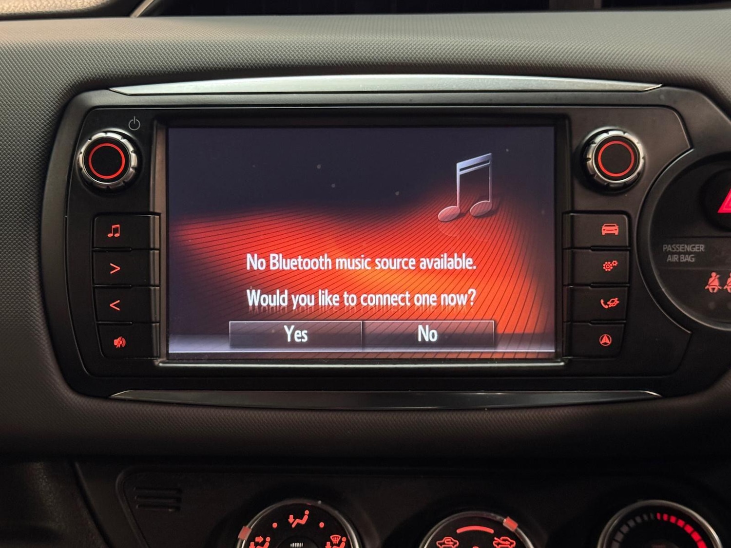 Used Toyota Yaris 2015 for sale - 76619612: Photo 31