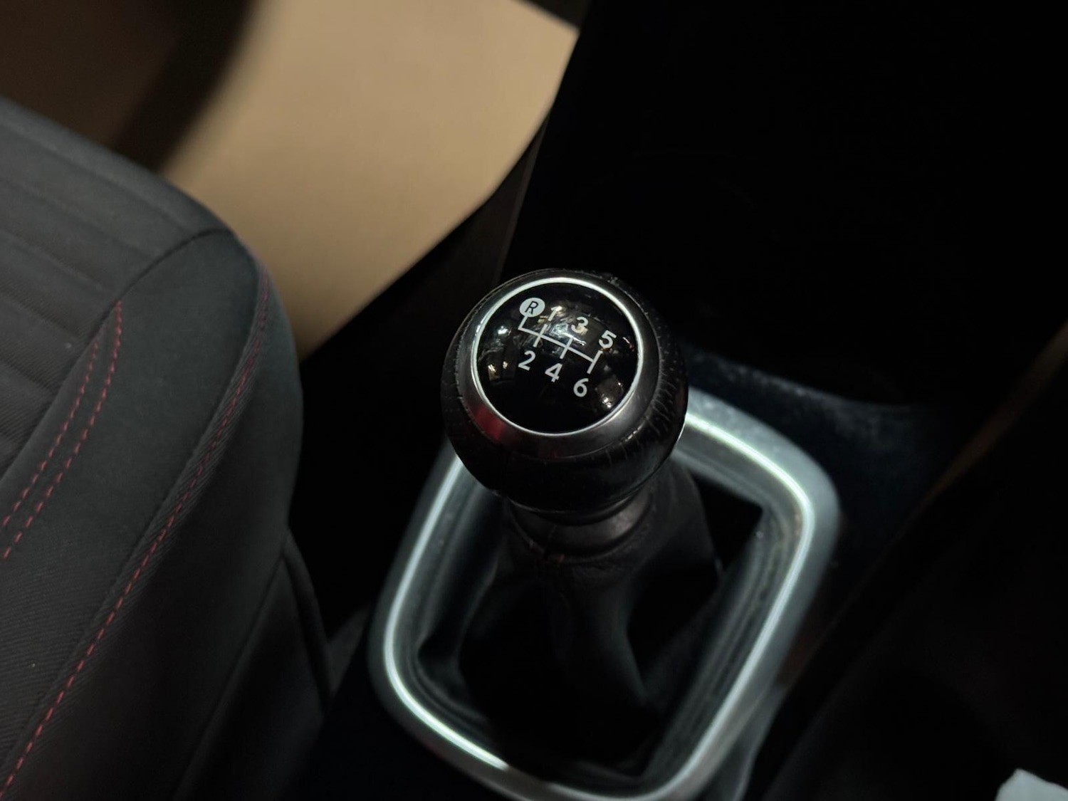 Used Toyota Yaris 2015 for sale - 76619612: Photo 32