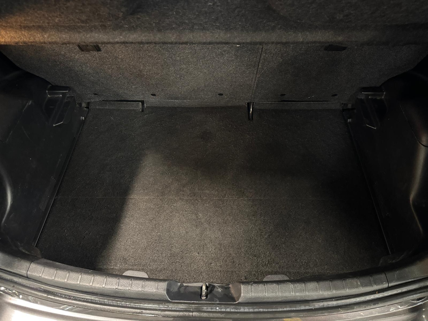 Used Toyota Yaris 2015 for sale - 76619612: Photo 38