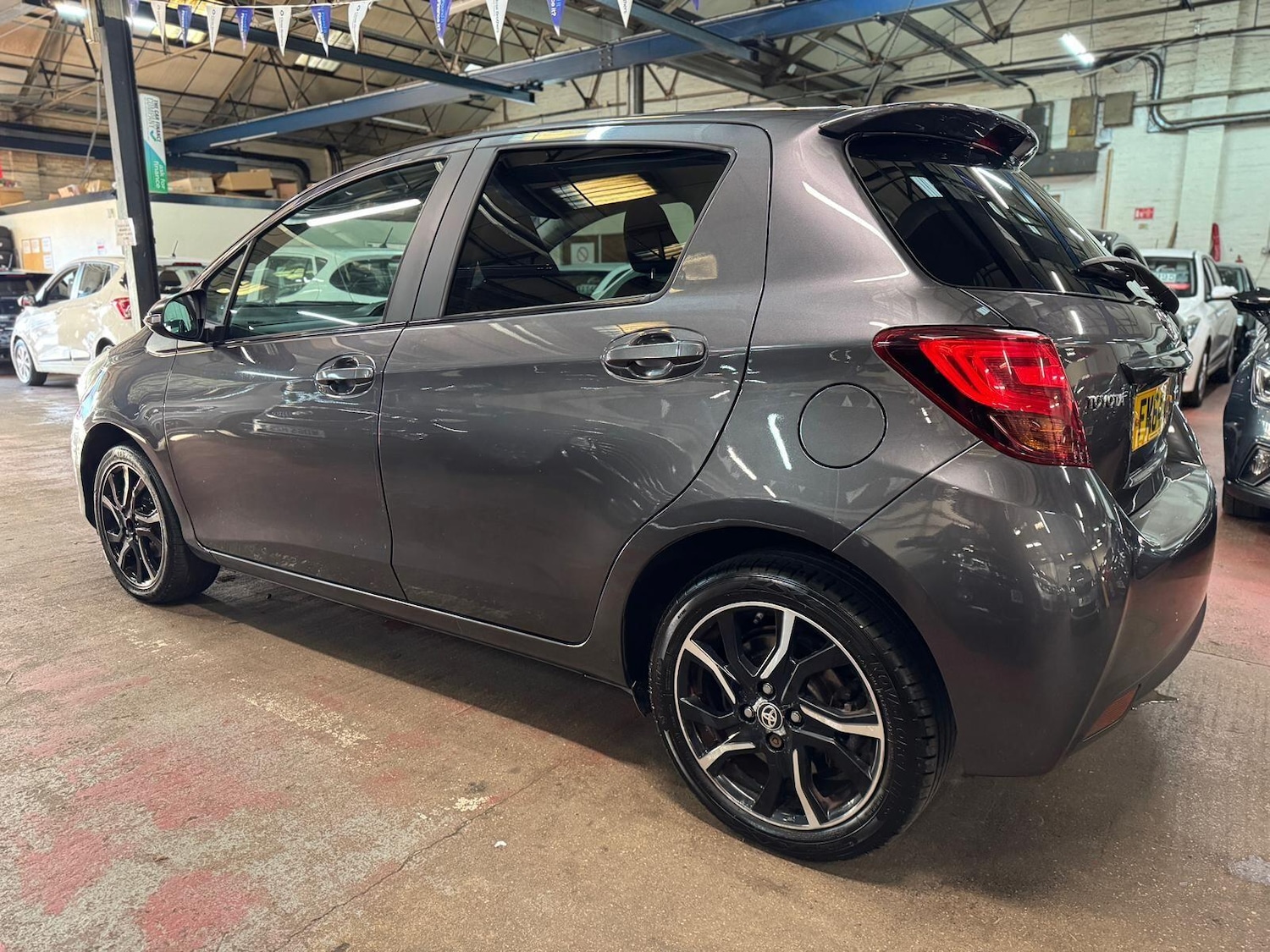 Used Toyota Yaris 2015 for sale - 76619612: Photo 4