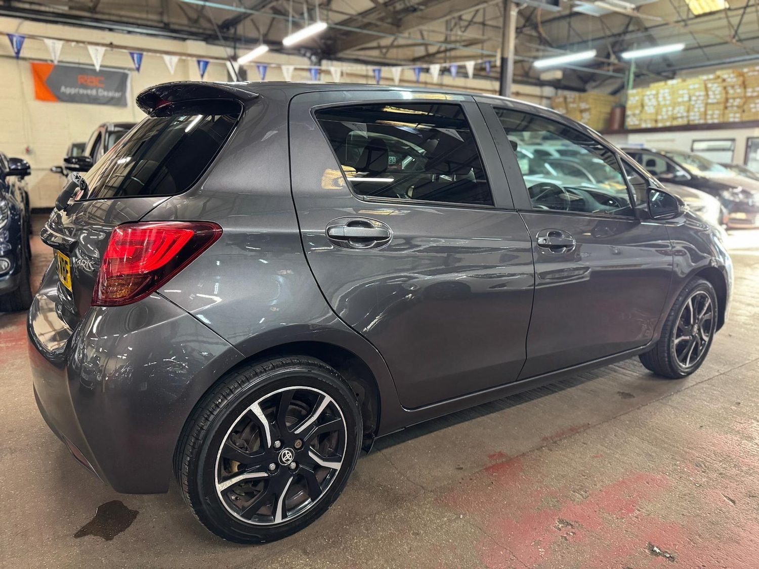 Used Toyota Yaris 2015 for sale - 76619612: Photo 6