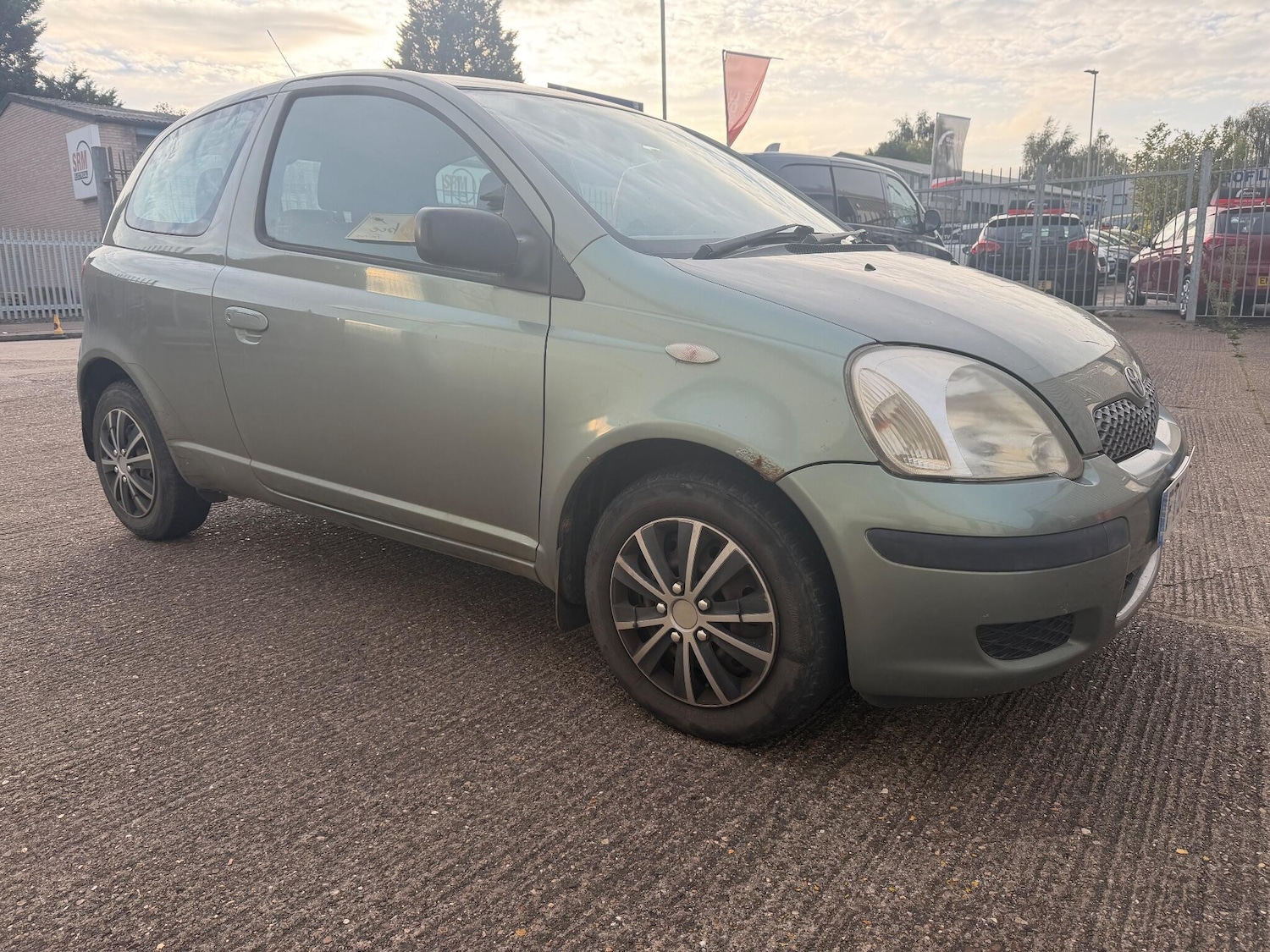 Used Toyota Yaris 2004 for sale - 76136261: Photo 1