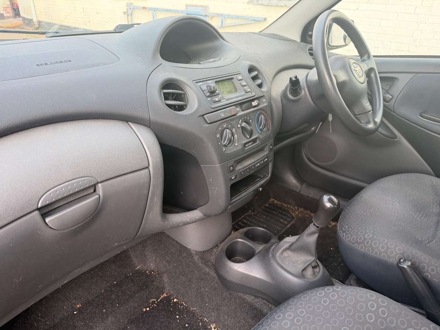 Used Toyota Yaris 2004 for sale - 76136261: Photo 11