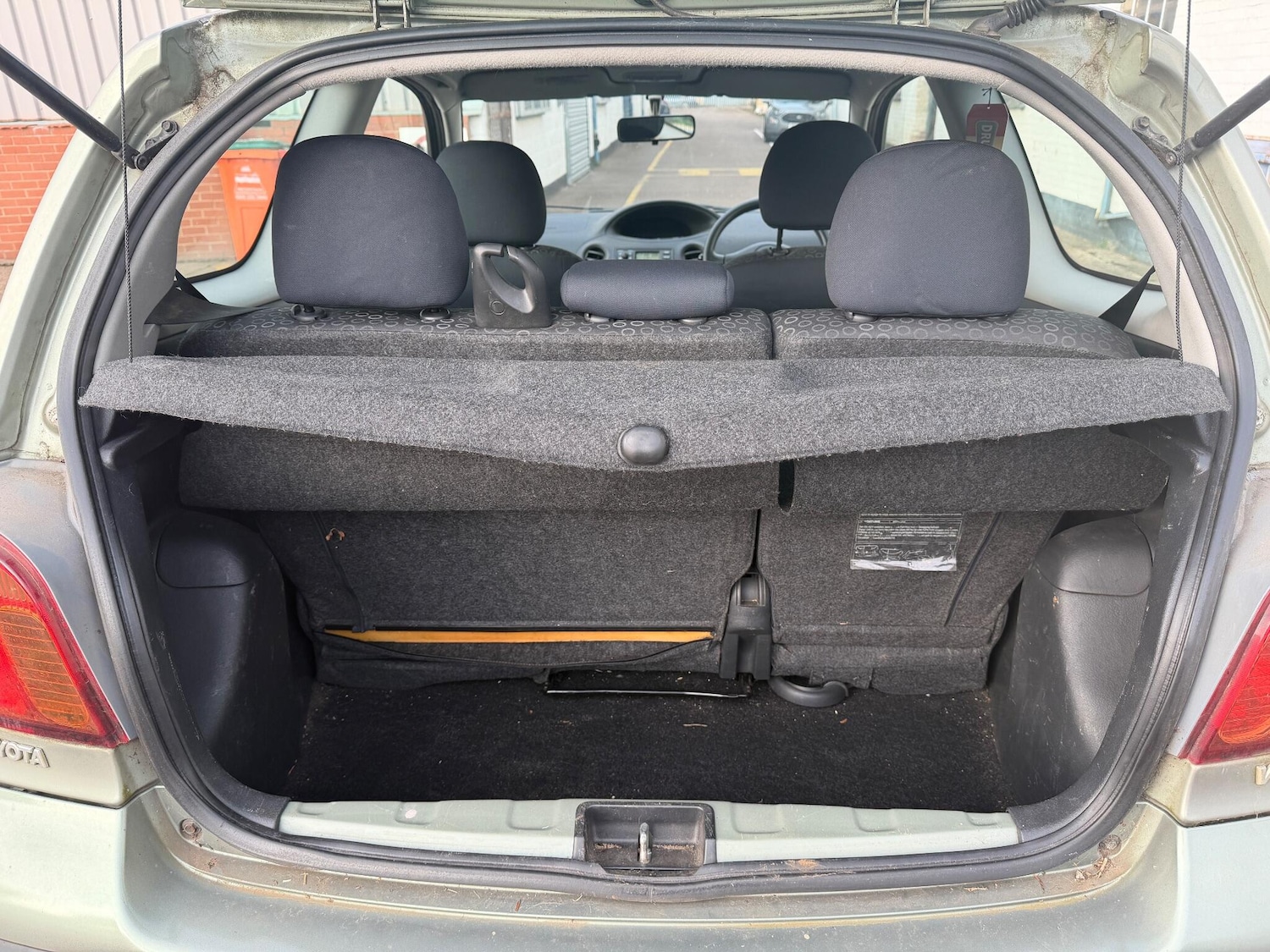Used Toyota Yaris 2004 for sale - 76136261: Photo 14