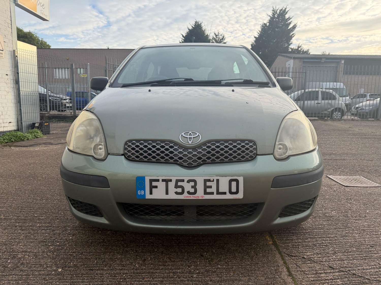 Used Toyota Yaris 2004 for sale - 76136261: Photo 2
