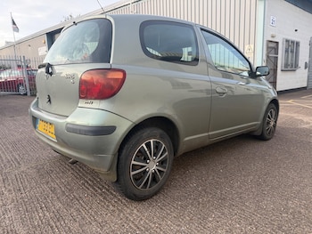 Used Toyota Yaris 2004 for sale - 76136261: Photo 4