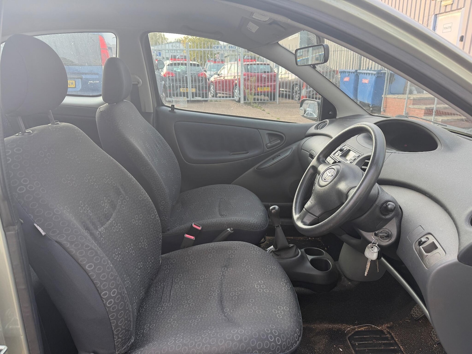 Used Toyota Yaris 2004 for sale - 76136261: Photo 7