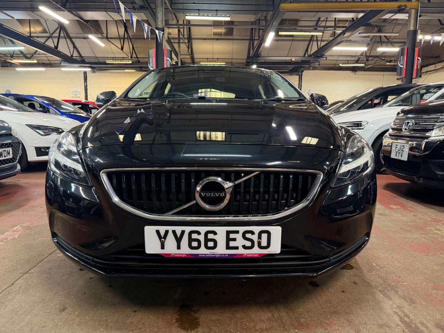 Used Volvo V40 2016 for sale - 77469203: Photo 2