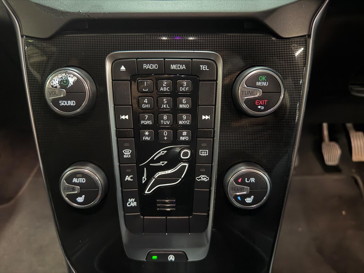 Used Volvo V40 2016 for sale - 77469203: Photo 32