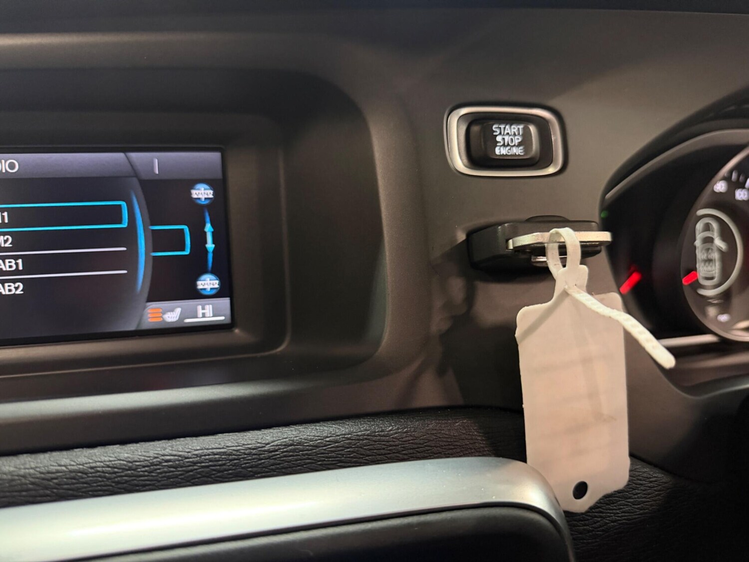 Used Volvo V40 2016 for sale - 77469203: Photo 38