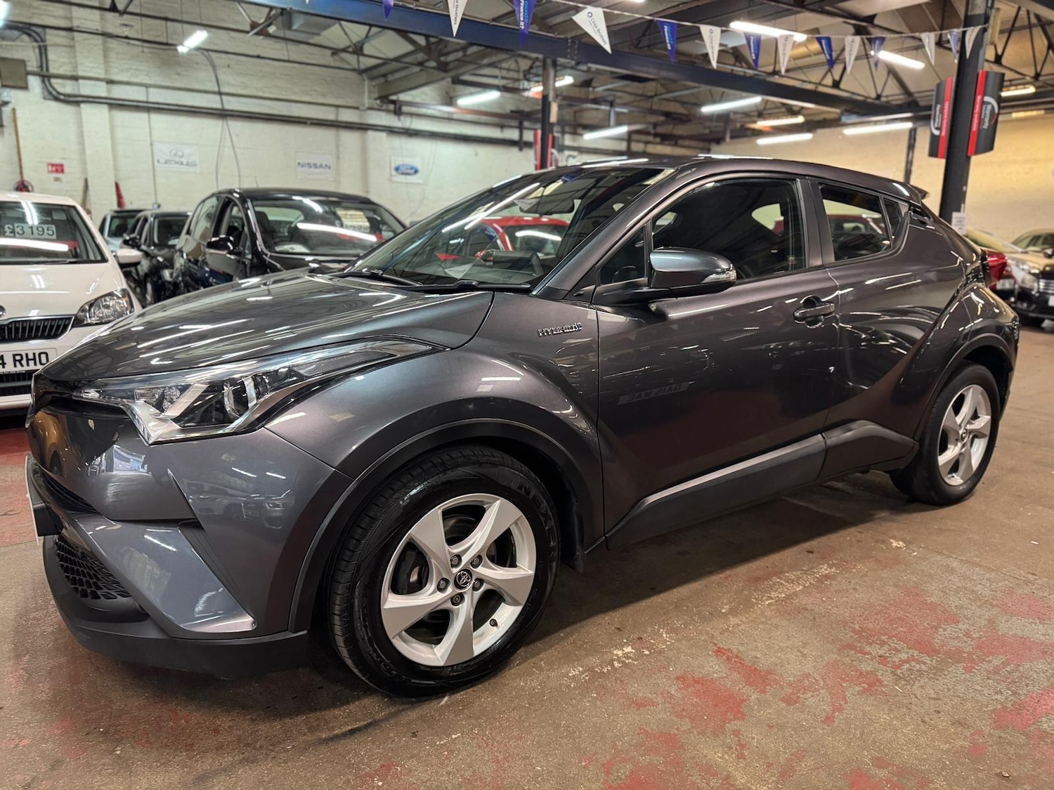 Used Toyota C-HR 2017 for sale - 77425895: Photo 3