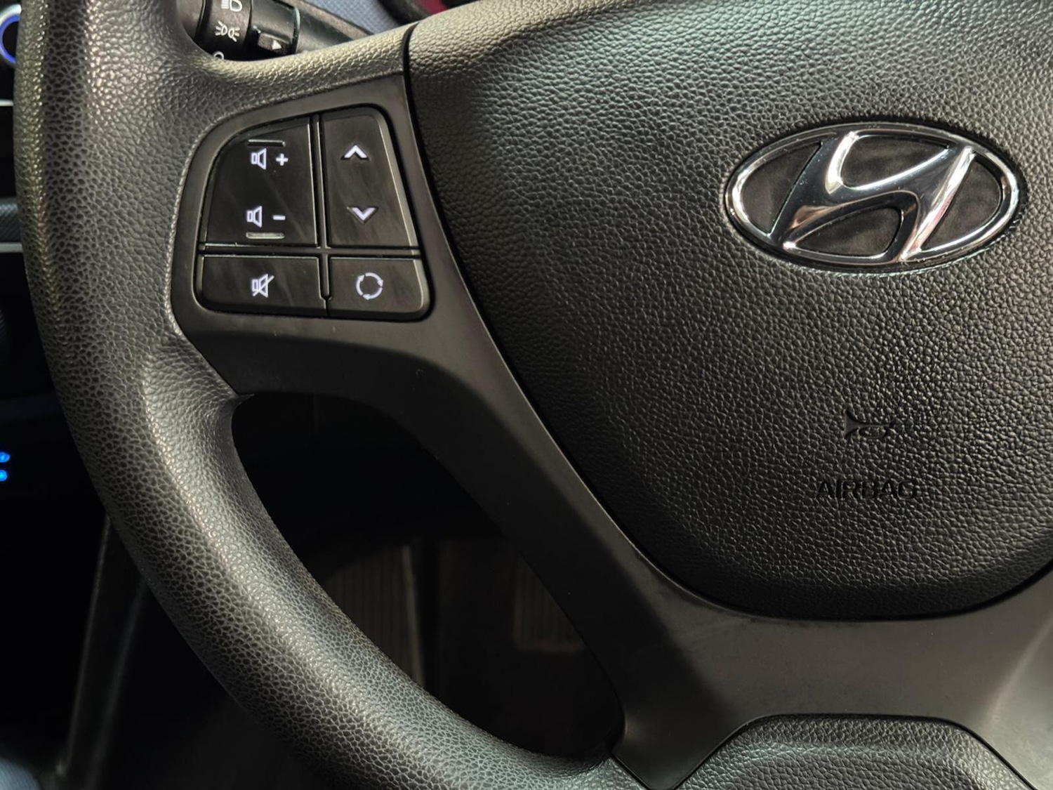 Used Hyundai i10 2014 for sale - 77290577: Photo 33