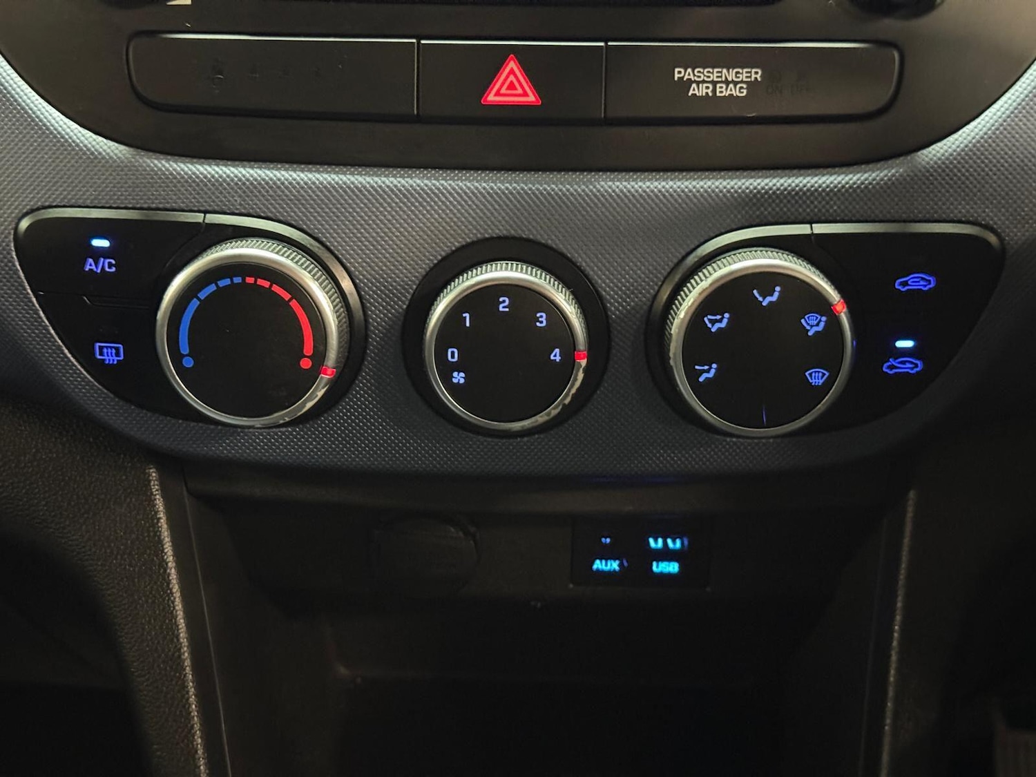 Used Hyundai i10 2014 for sale - 77290577: Photo 38