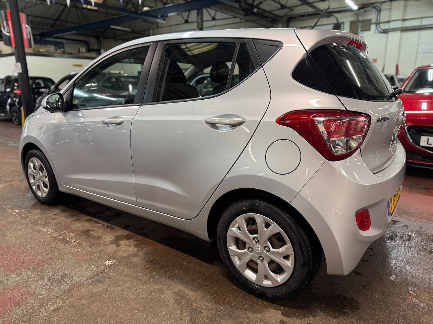 Used Hyundai i10 2014 for sale - 77290577: Photo 4