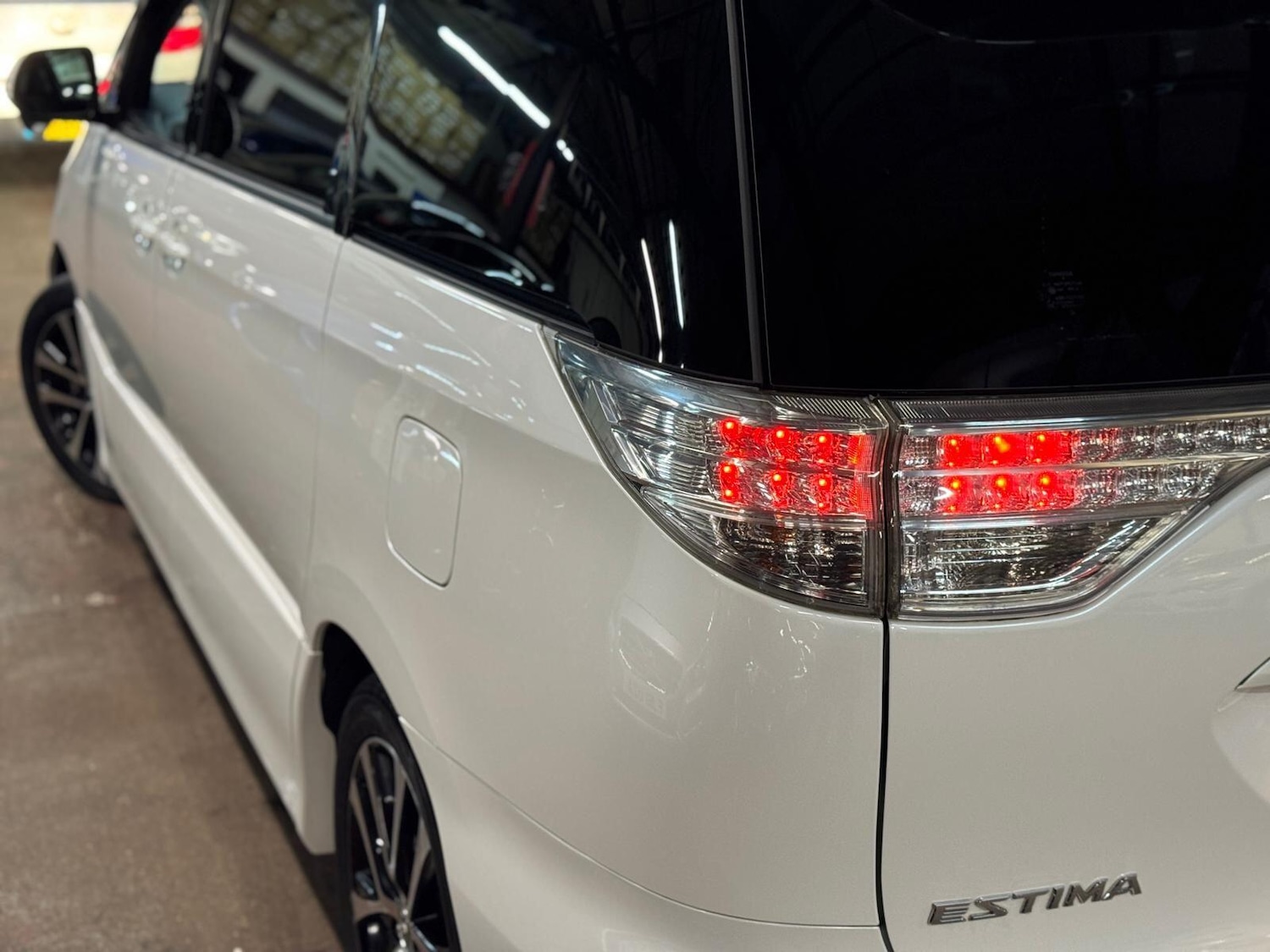 Used Toyota Estima for sale - 77696645: Photo 15