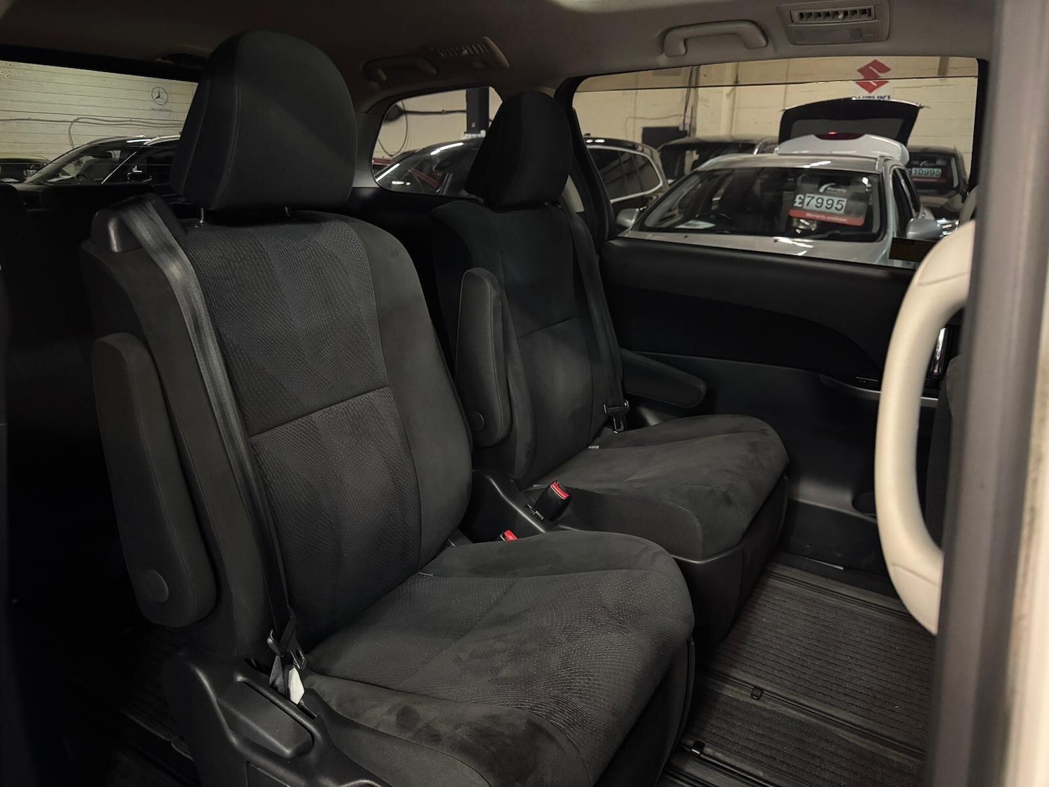 Used Toyota Estima for sale - 77696645: Photo 24