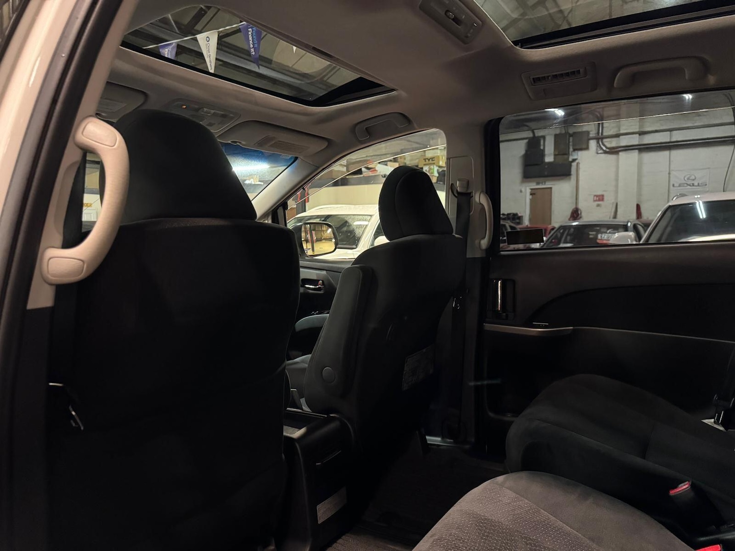 Used Toyota Estima for sale - 77696645: Photo 28