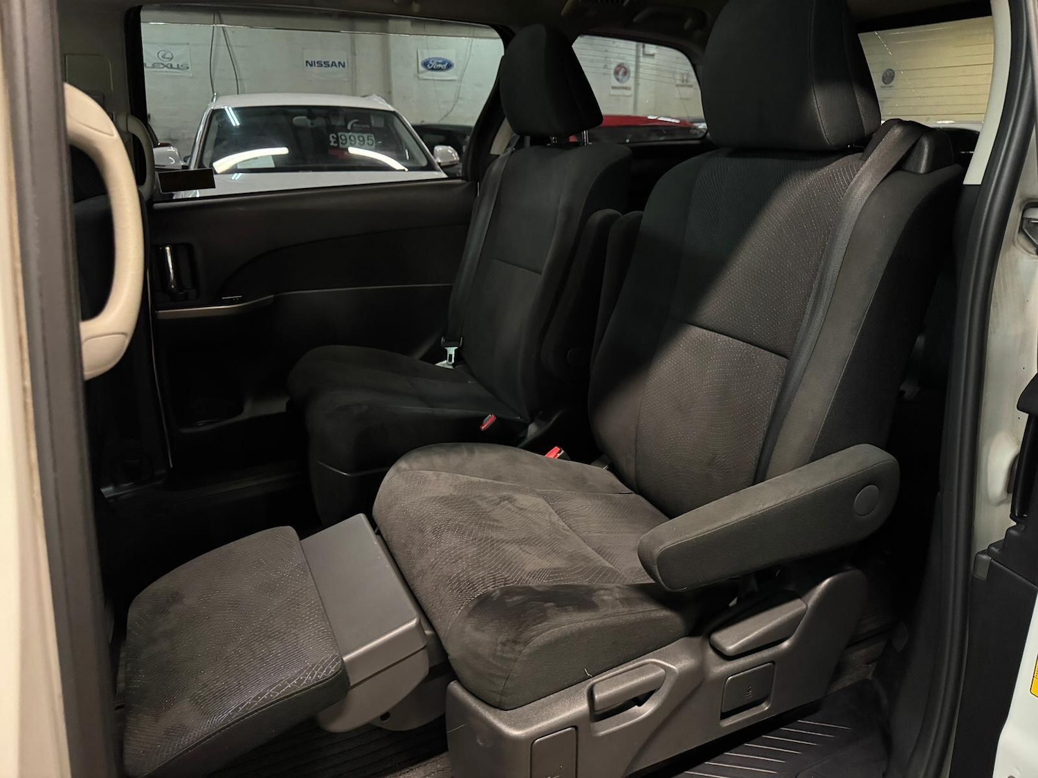 Used Toyota Estima for sale - 77696645: Photo 31