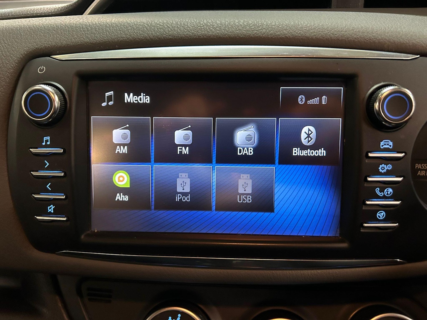 Used Toyota Yaris 2018 for sale - 76965641: Photo 30