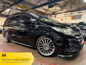 (63) - 2.4 Absolute Automatic 8 Seats 5 Door