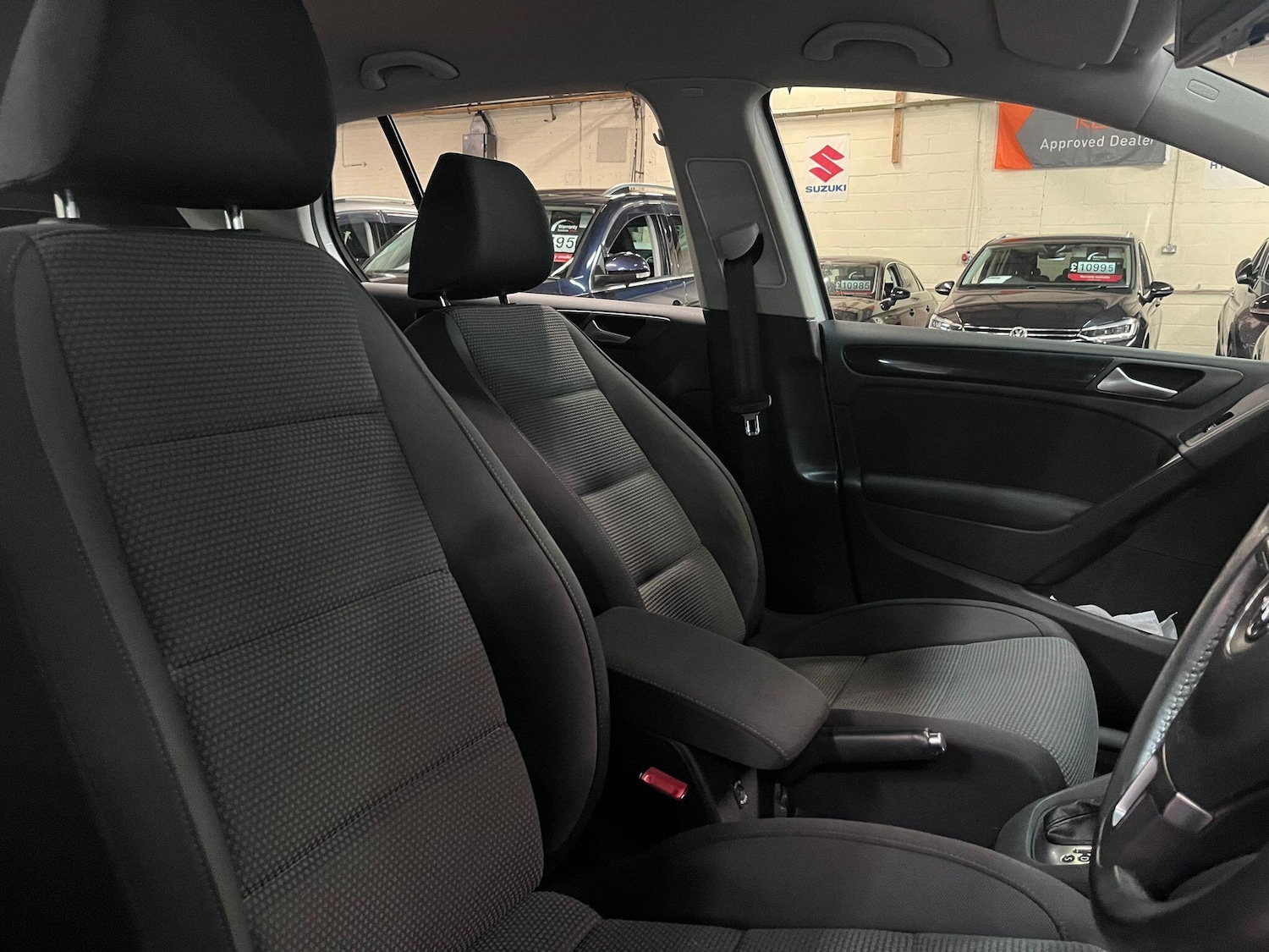 Used Volkswagen Golf 2011 for sale - 76613165: Photo 14