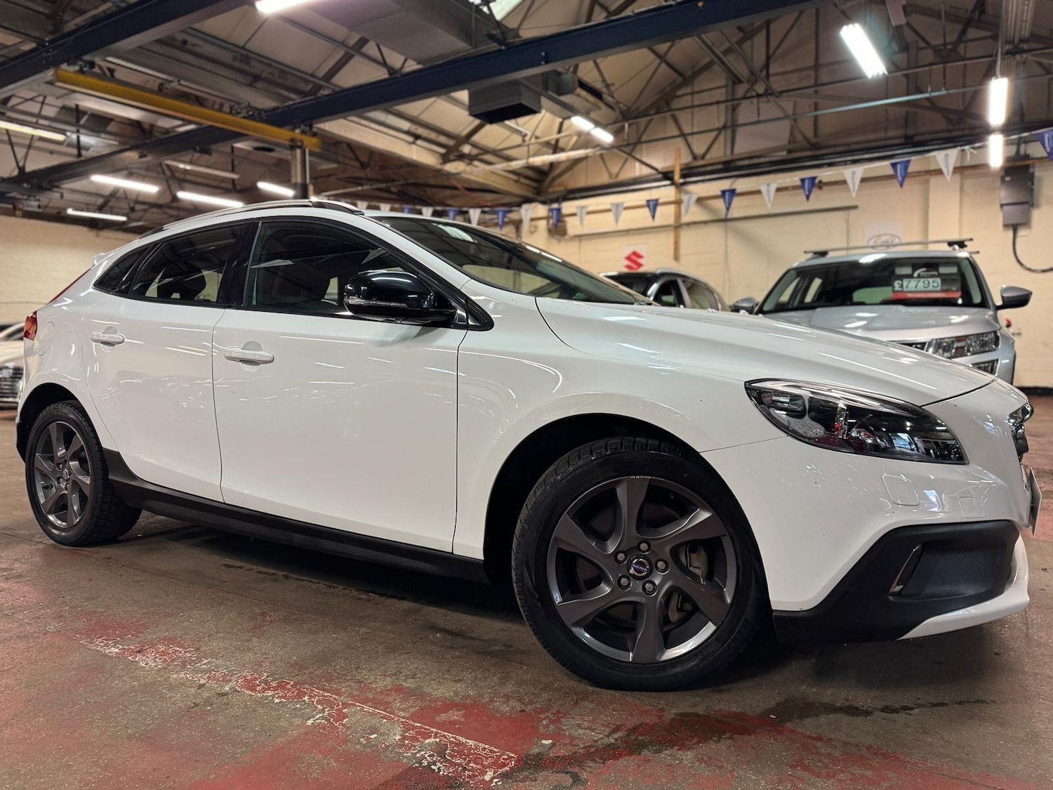 Used Volvo V40 Cross Country for sale - 77073996: Photo 16