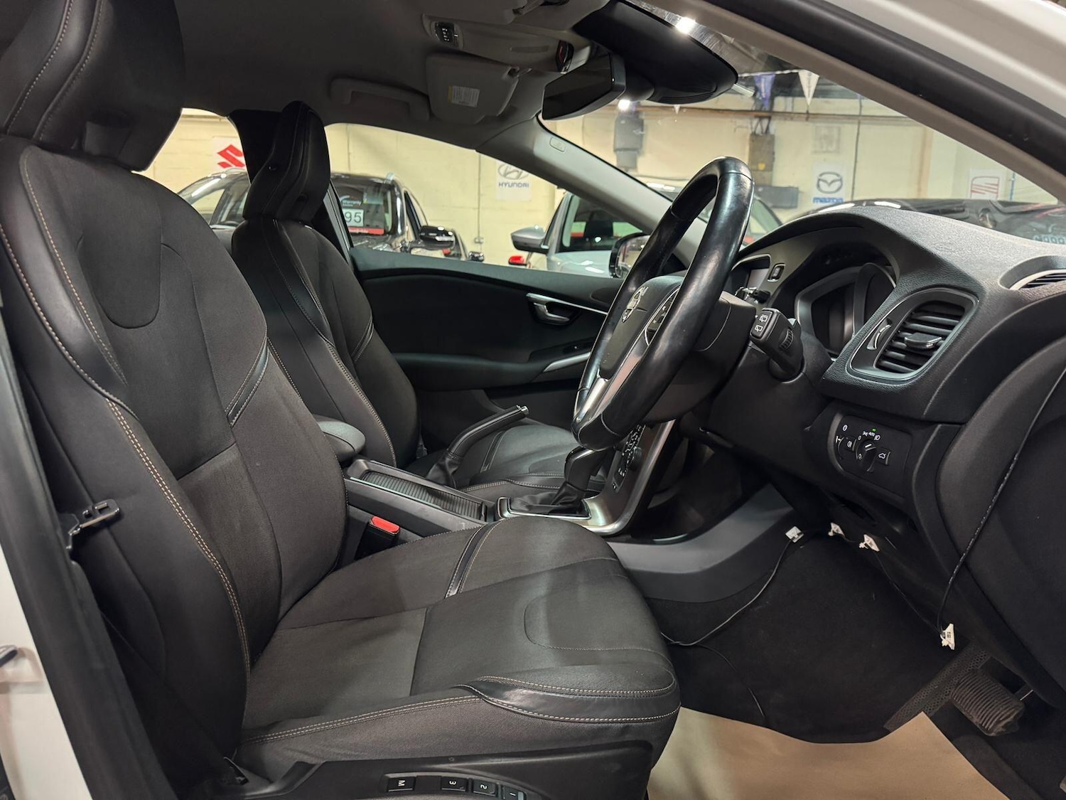 Used Volvo V40 Cross Country for sale - 77073996: Photo 17