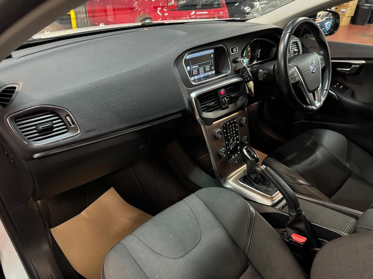 Used Volvo V40 Cross Country for sale - 77073996: Photo 21