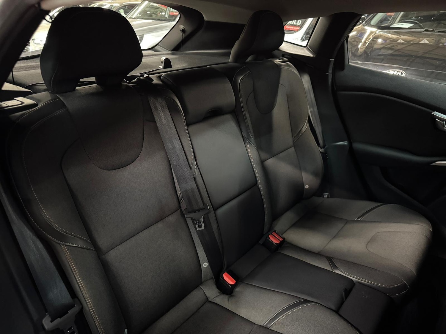 Used Volvo V40 Cross Country for sale - 77073996: Photo 24