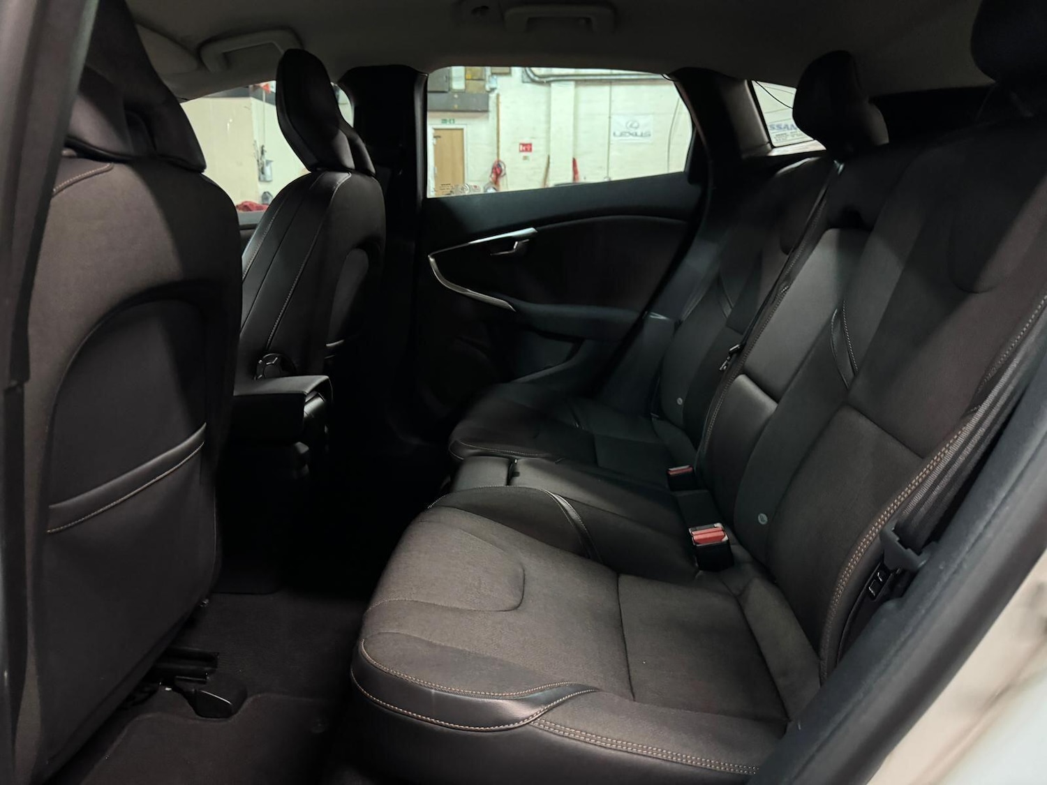 Used Volvo V40 Cross Country for sale - 77073996: Photo 26