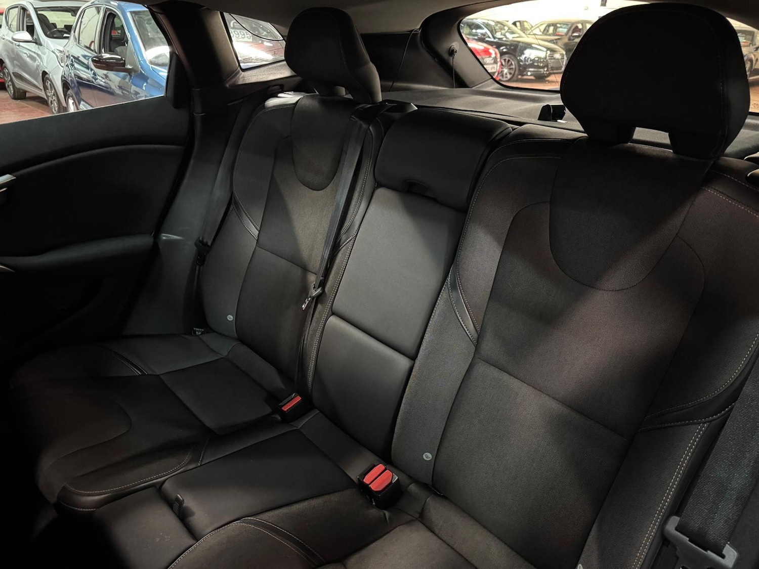 Used Volvo V40 Cross Country for sale - 77073996: Photo 27