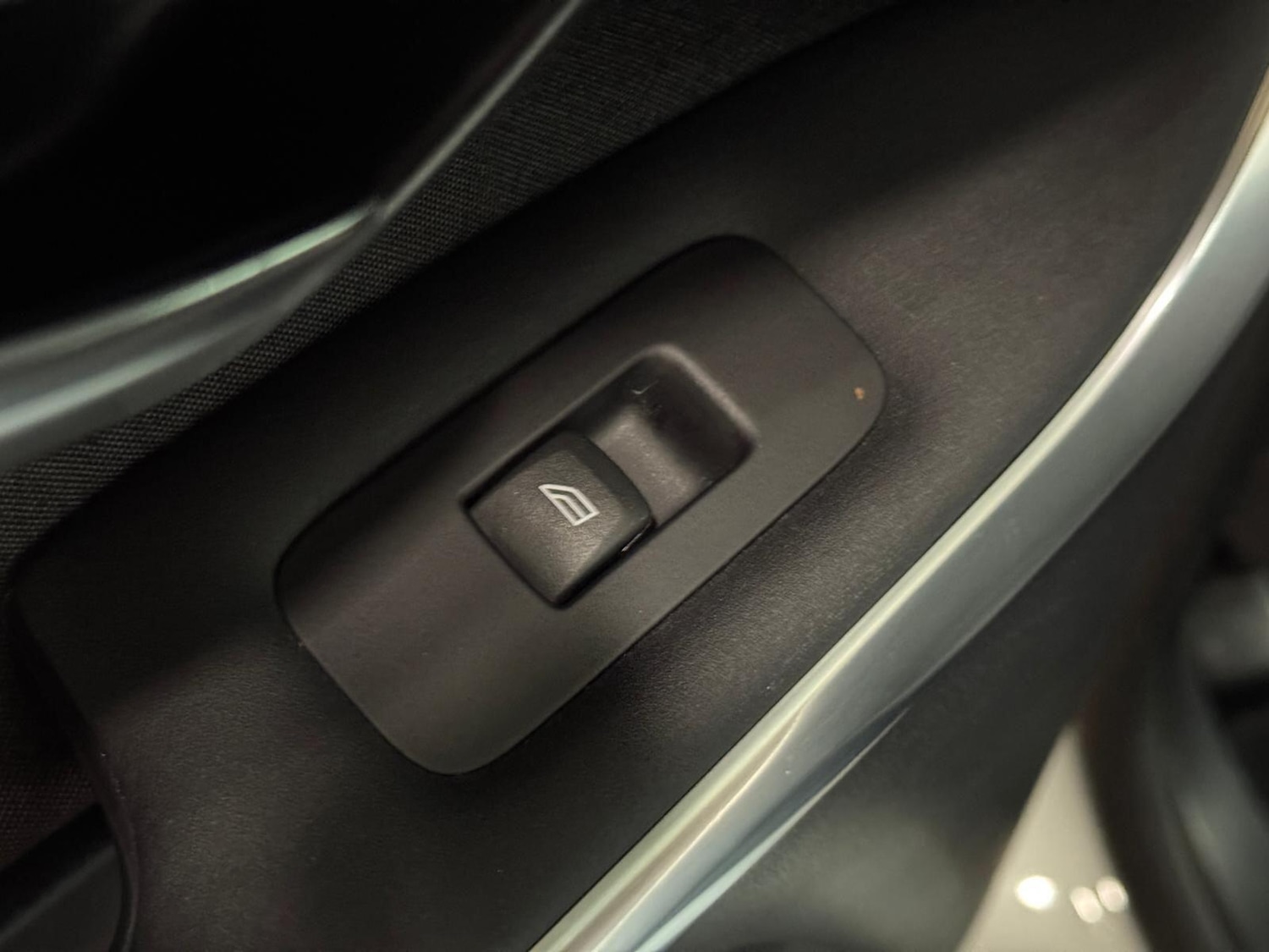 Used Volvo V40 Cross Country for sale - 77073996: Photo 31