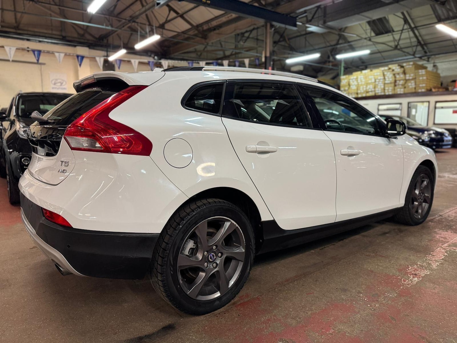 Used Volvo V40 Cross Country for sale - 77073996: Photo 4