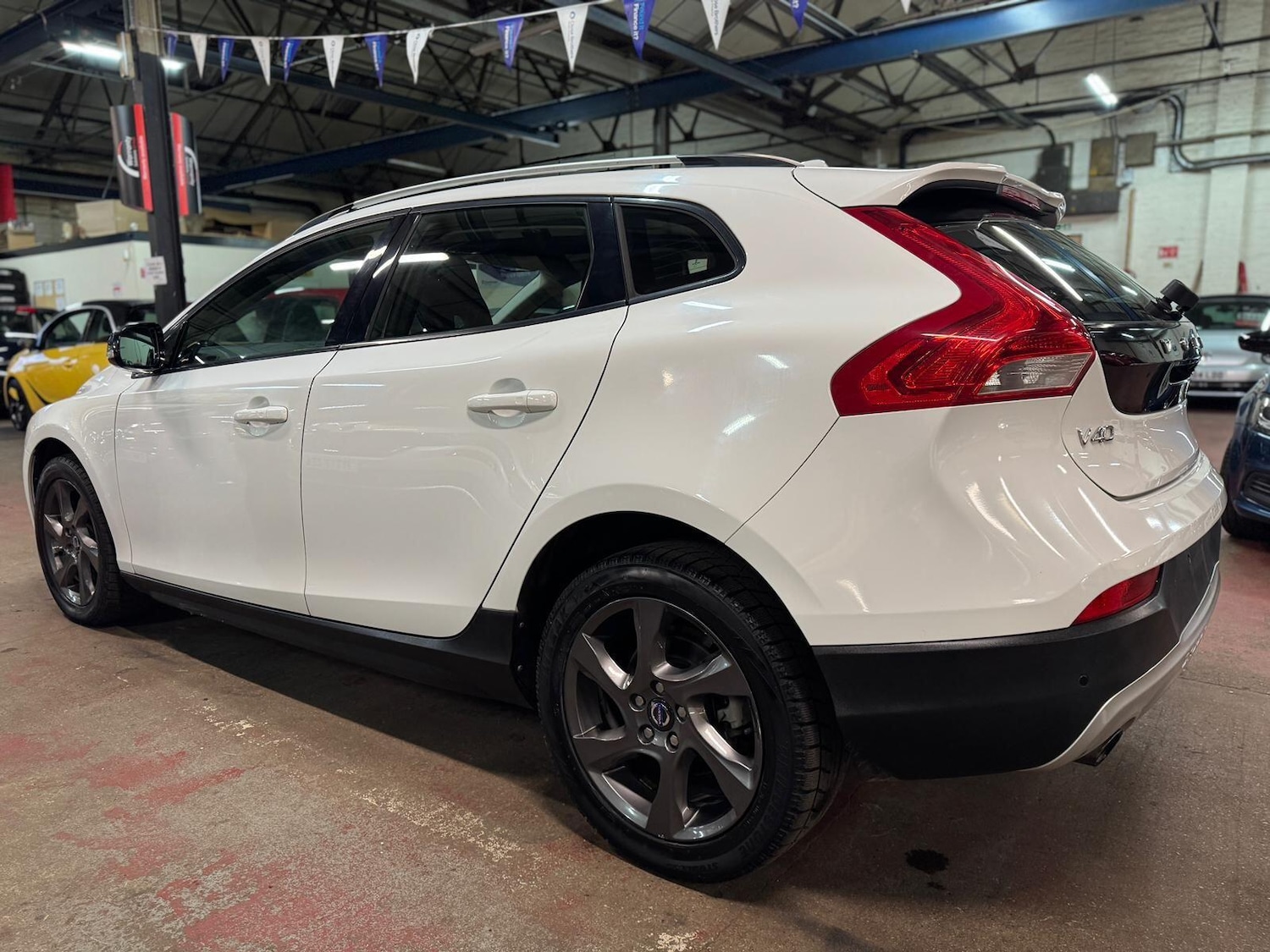 Used Volvo V40 Cross Country for sale - 77073996: Photo 6