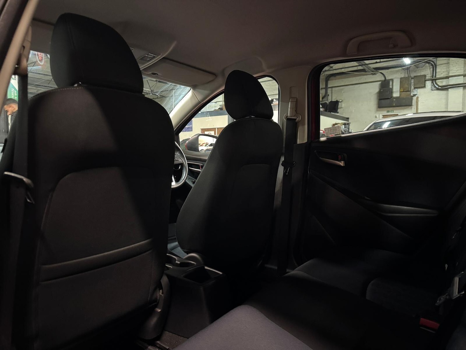 Used Mazda Mazda2 2015 for sale - 76839613: Photo 24