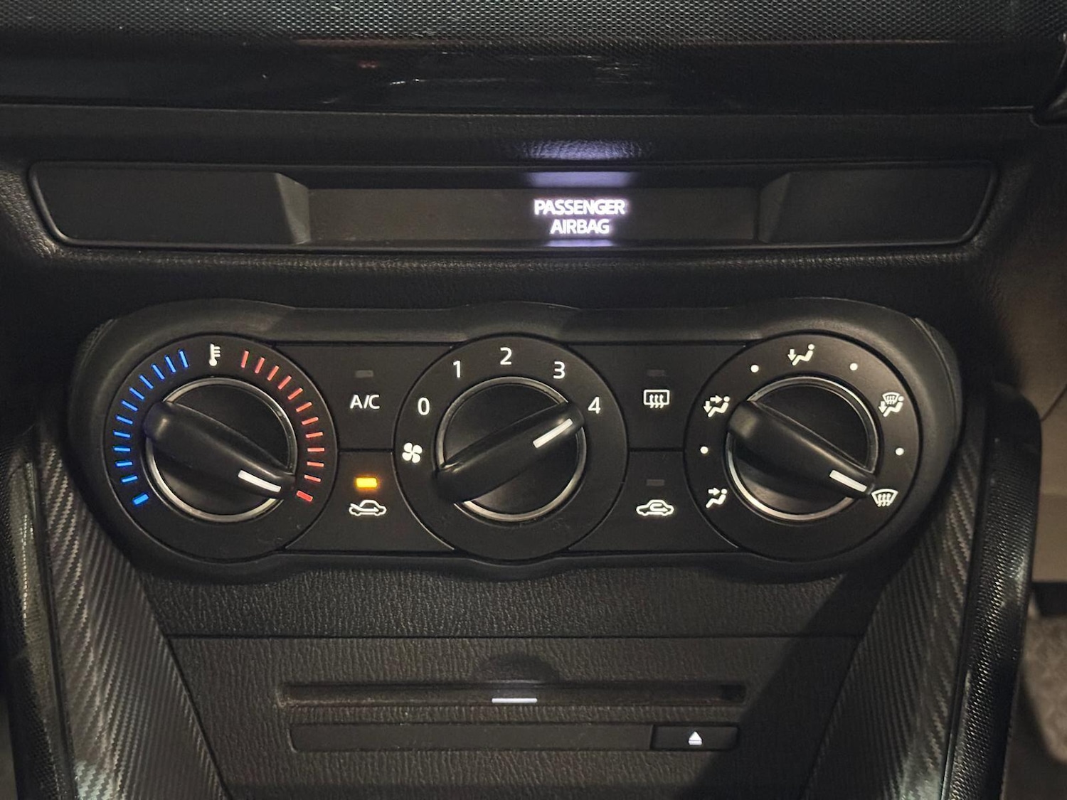 Used Mazda Mazda2 2015 for sale - 76839613: Photo 40