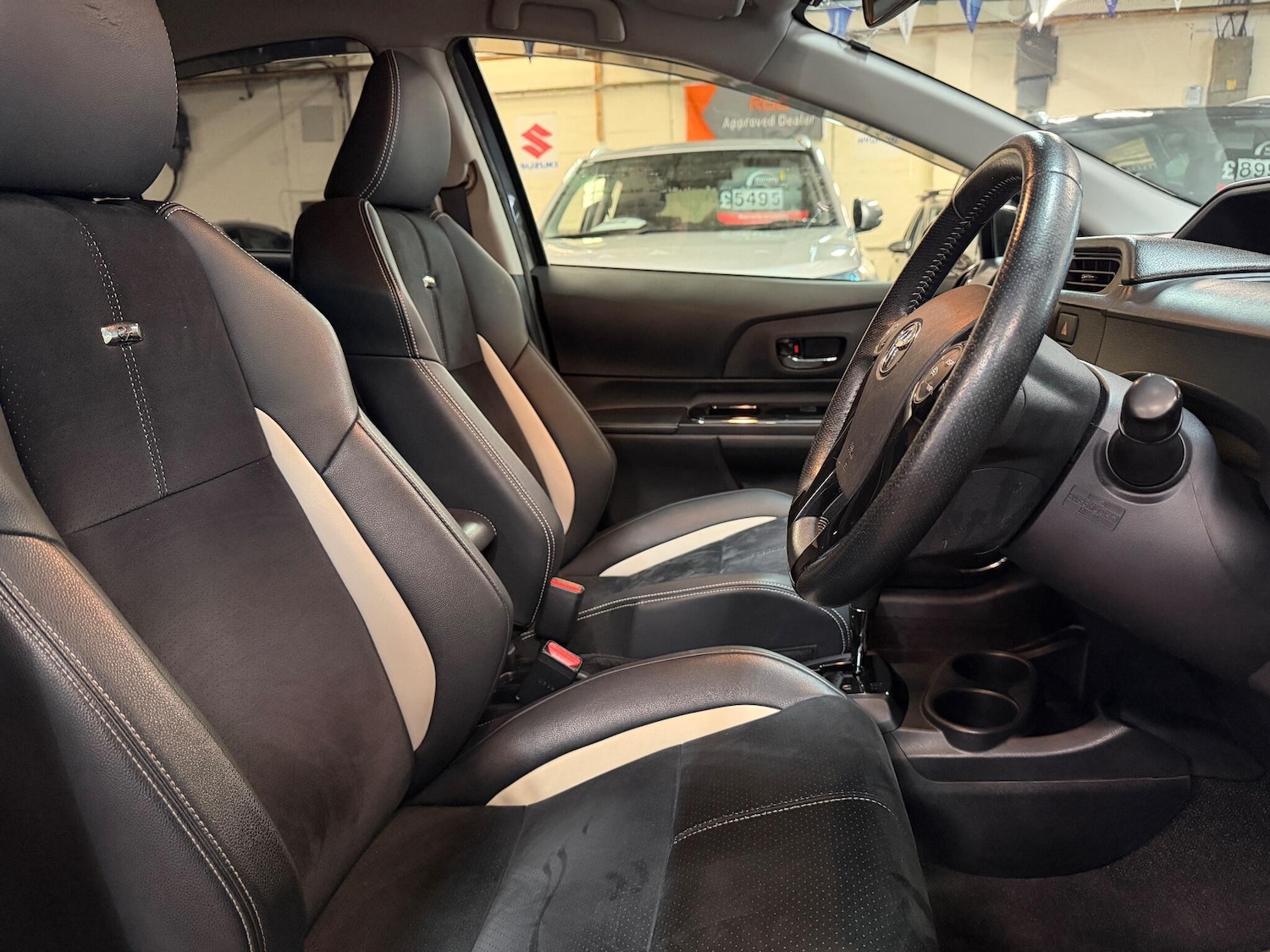 Used Toyota Aqua for sale - 76538836: Photo 24