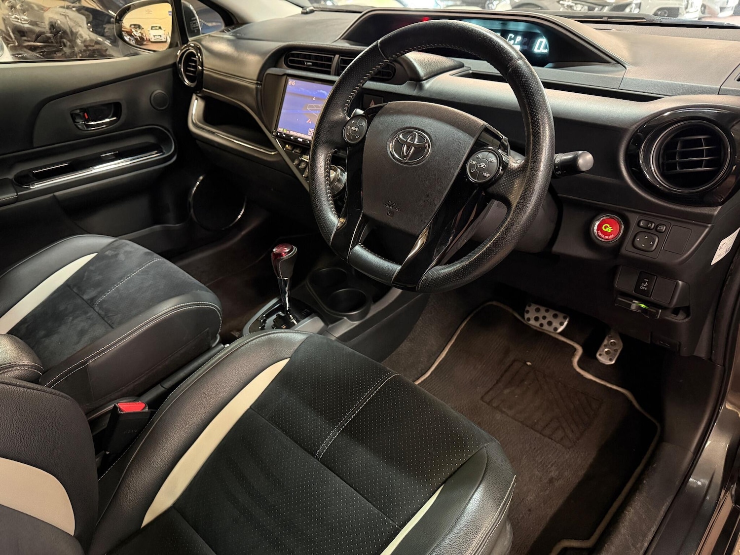 Used Toyota Aqua for sale - 76538836: Photo 28